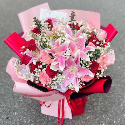 齐齐哈尔22朵玫瑰混搭百合，共舞人生